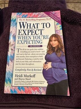 What to Expect When You're Expecting - Purple Cover